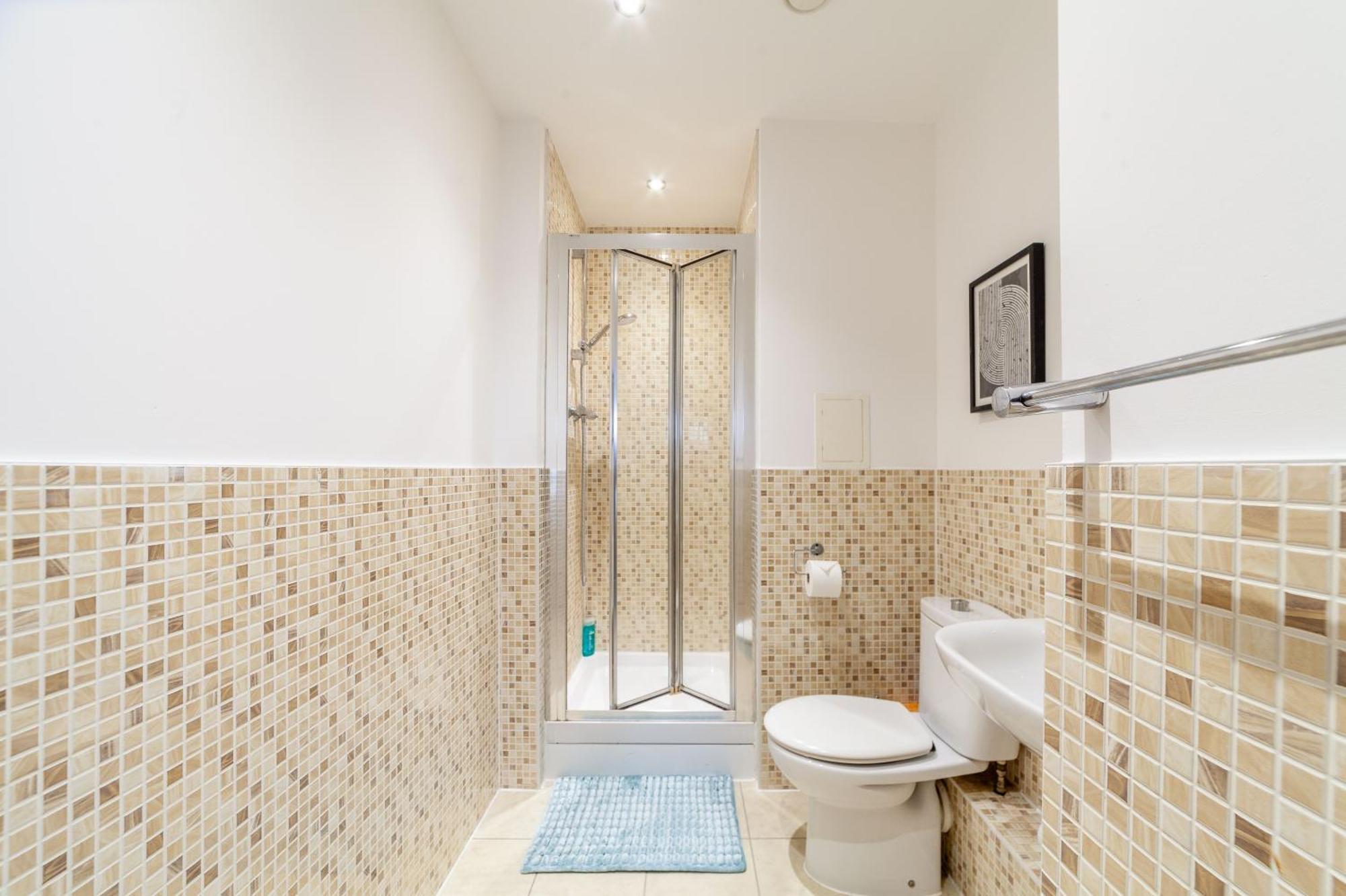 Apartment Top-rated Family Penthouse - King Size Bed & Free Parking *