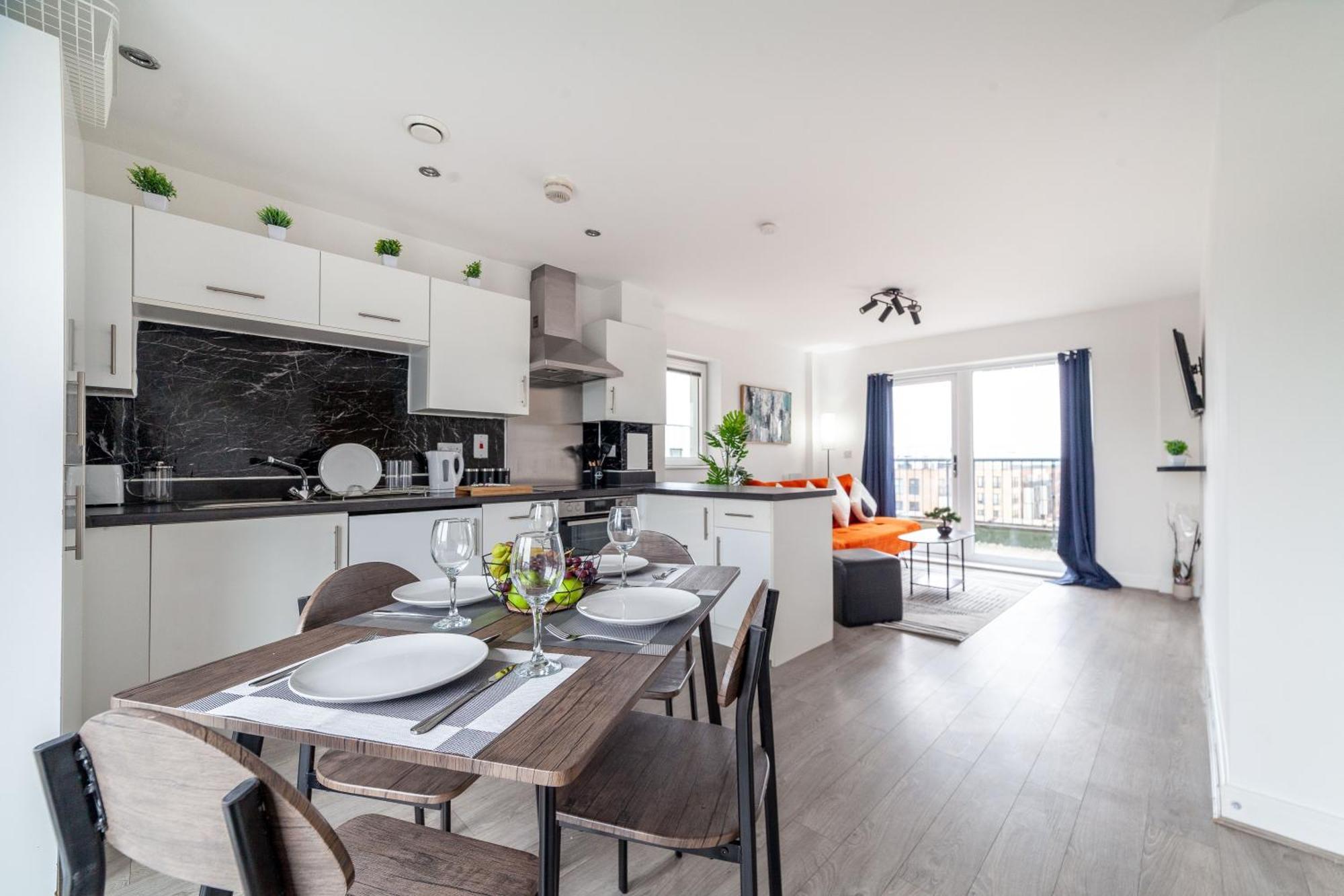 Top-rated Family Penthouse - King Size Bed & Free Parking *